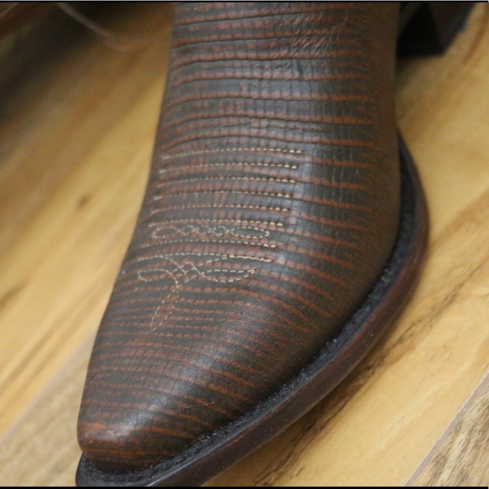 Boots - Picture 5 of 6